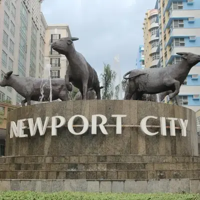 Favila Condotel Unit-150 Newport Boulevard near Airport Terminal 3 and all other Airport
