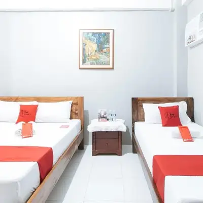 RedDoorz near Pasay Rotonda