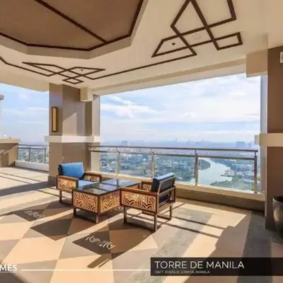 Torre DeManila TaftAvenue KingBed1bedroomBalcony 65InchesTV Rooftop Viewing LunetaPark ManilaOcean ManilaBay US Embassy