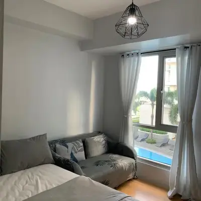 Minimalist 1 Bedroom in Alabang near Molito and ATC with WiFi & Netflix m