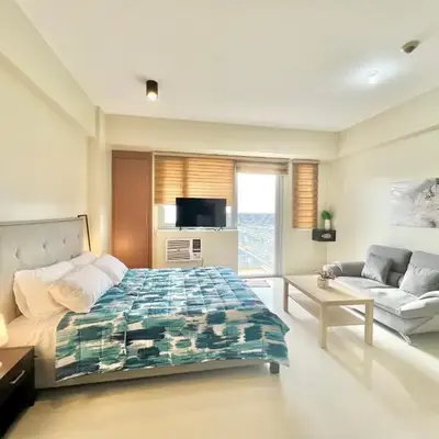 Luxury Condotel Across NAIA Manila Airport